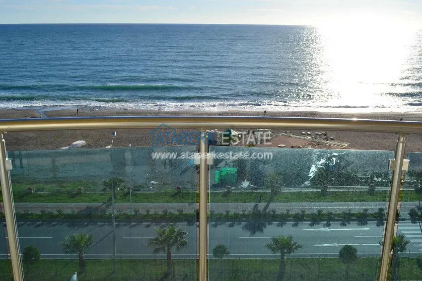 Квартира 2+1 с завораживающим видом на море, на первой линии 13 