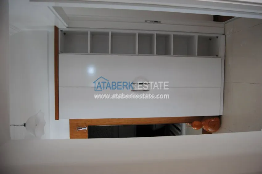 Квартира с ремонтом на первой береговой линии в Махмутларе 36 