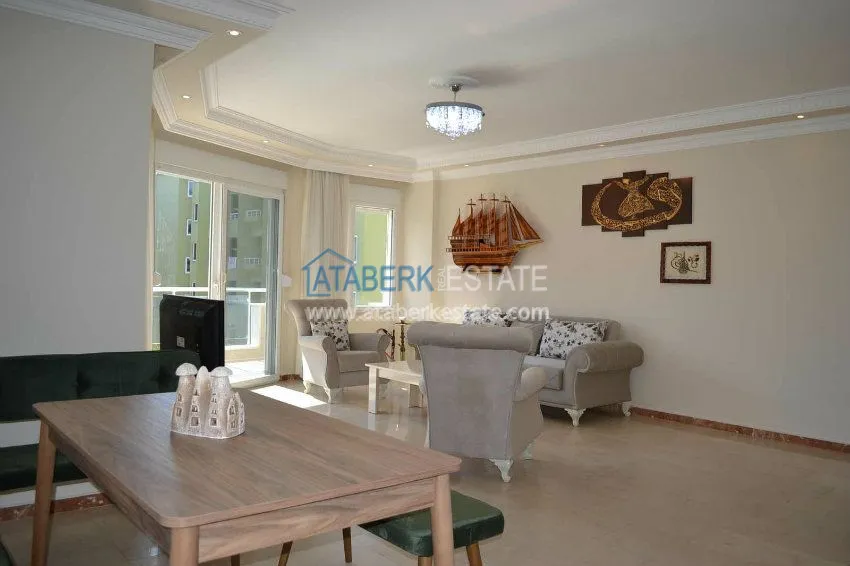 Трехкомнатная квартира в популярном районе 13 