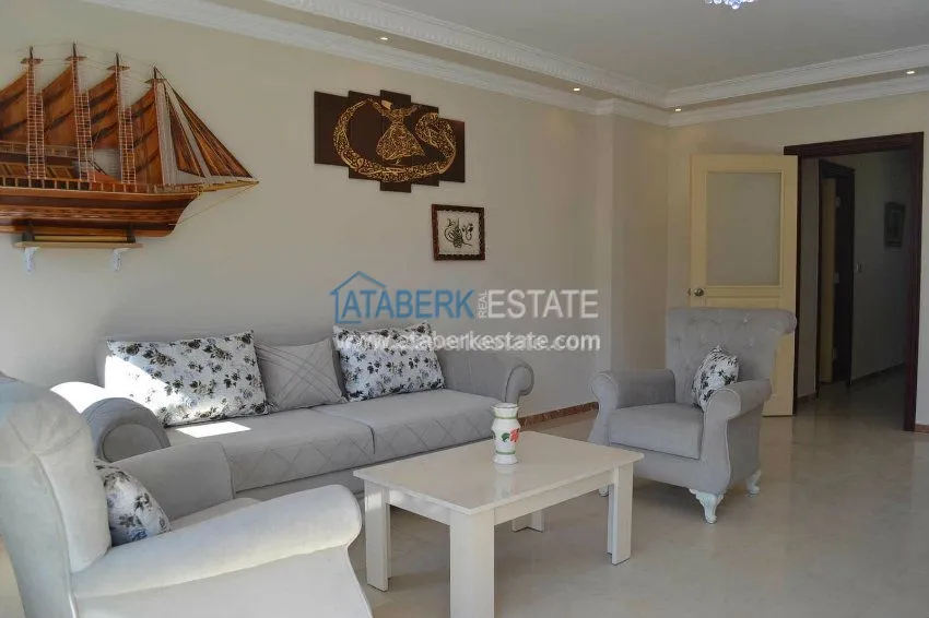 Трехкомнатная квартира в популярном районе 15 