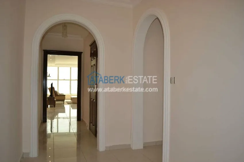 Апартаменты 2+1 в комплексе на первой береговой линии. 15 