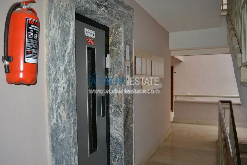 Spacious penthouse in a prestigious area from the owner 14 