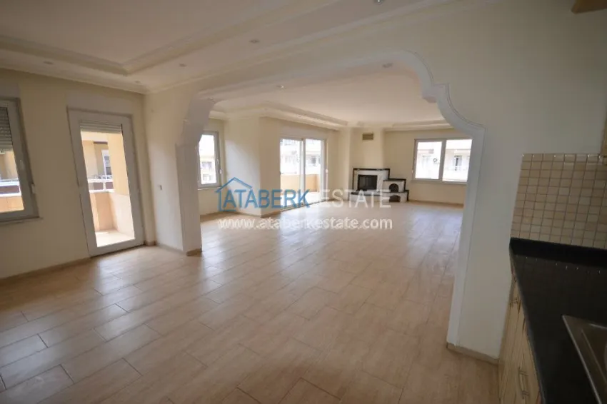 Spacious penthouse in a prestigious area from the owner 19 