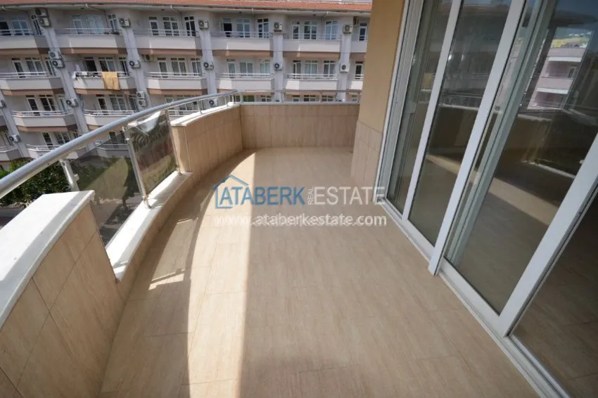 Spacious penthouse in a prestigious area from the owner 20 