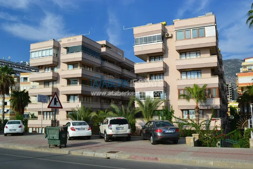 Spacious penthouse in a prestigious area from the owner 23 