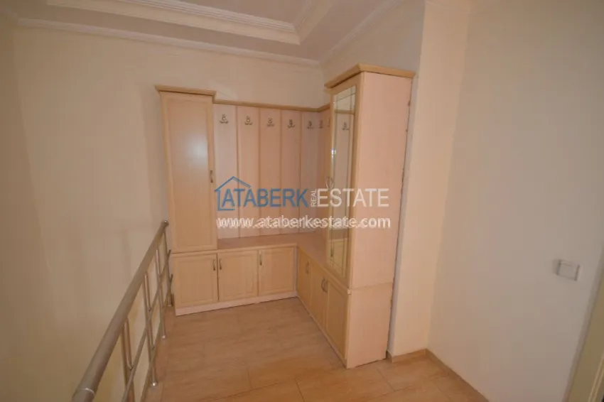 Spacious penthouse in a prestigious area from the owner 28 