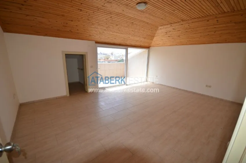 Spacious penthouse in a prestigious area from the owner 34 