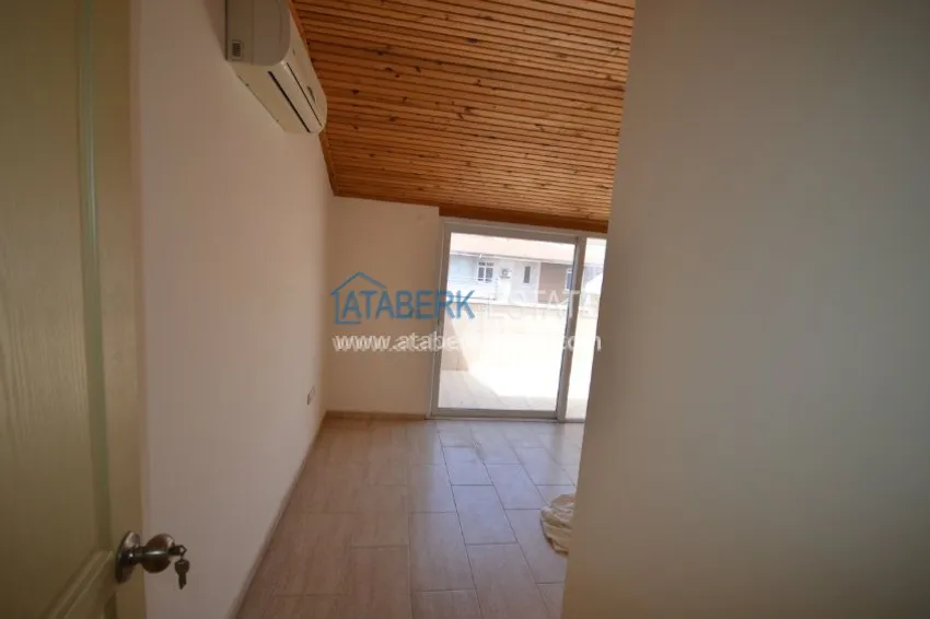 Spacious penthouse in a prestigious area from the owner 37 