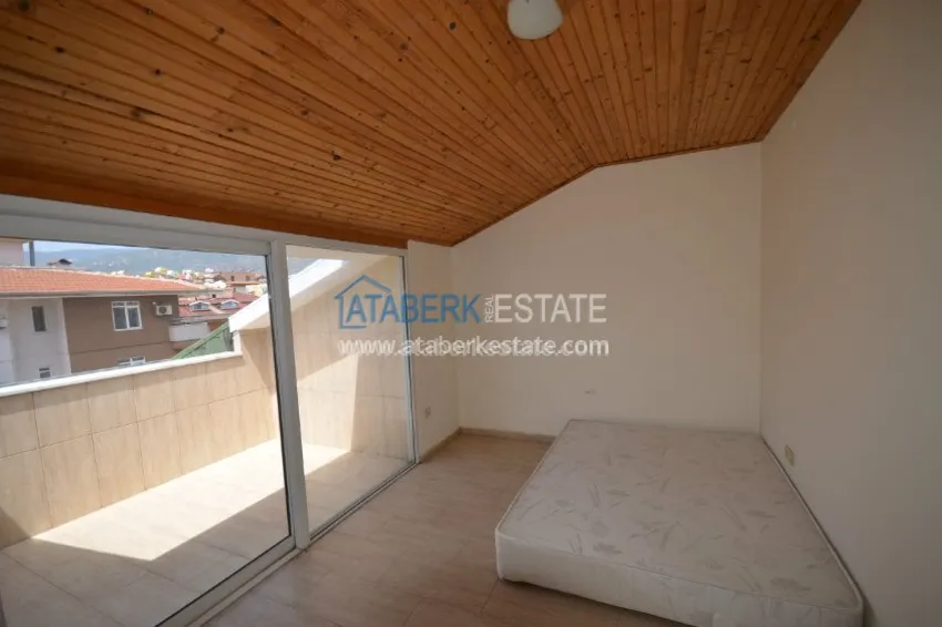 Spacious penthouse in a prestigious area from the owner 38 