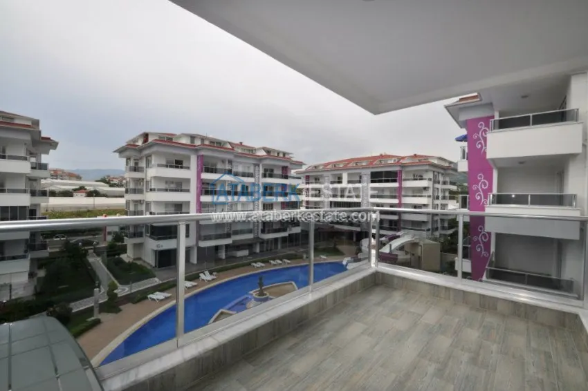 Компания AtaberkEstate предлагает вашему вниманию трехкомнатную квартиру. 28 