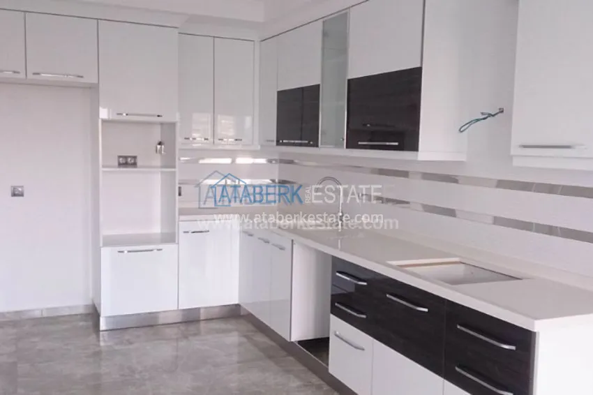 Просторные квартиры на первой береговой линии в новом комплексе 8 