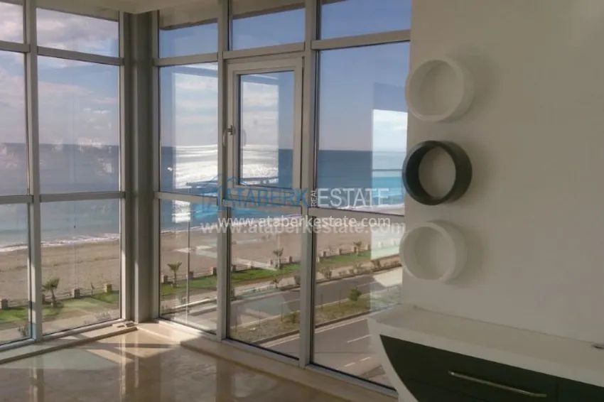 Просторные квартиры на первой береговой линии в новом комплексе 10 