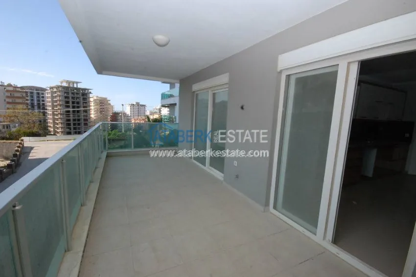 3+1 apartment in Mahmutlar 23 