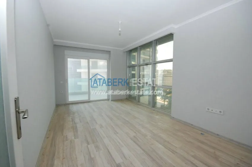 3+1 apartment in Mahmutlar 25 