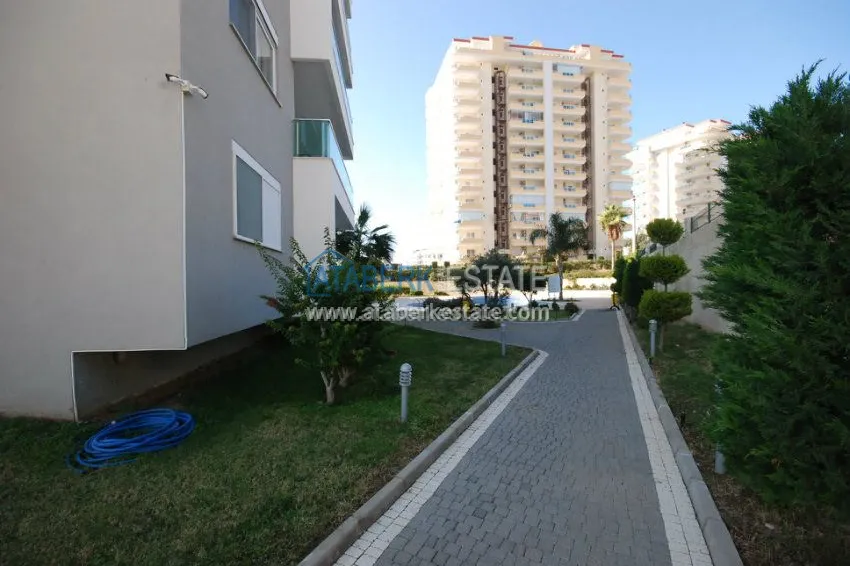 3+1 apartment in Mahmutlar 33 