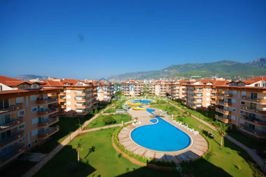 Green complex with a large territory in Oba 3