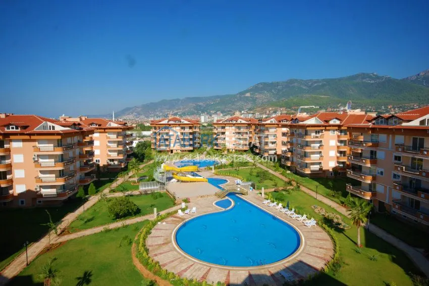 Green complex with a large territory in Oba 5