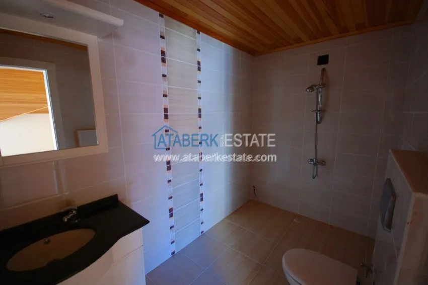 Green complex with a large territory in Oba 10