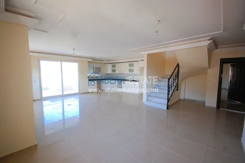 Green complex with a large territory in Oba 14