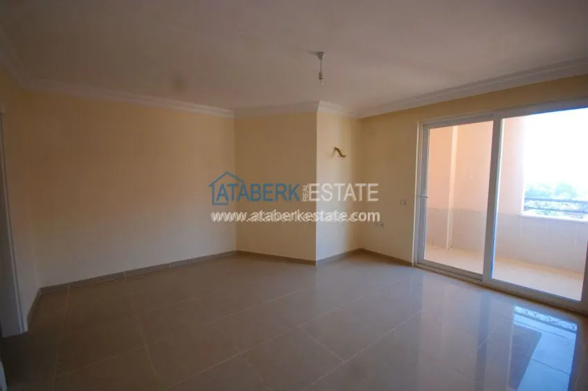 Green complex with a large territory in Oba 15