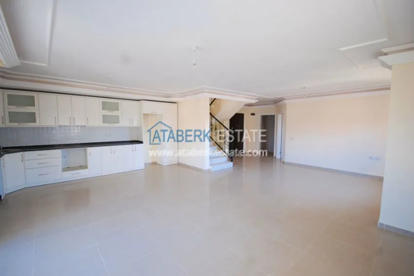 Green complex with a large territory in Oba 19