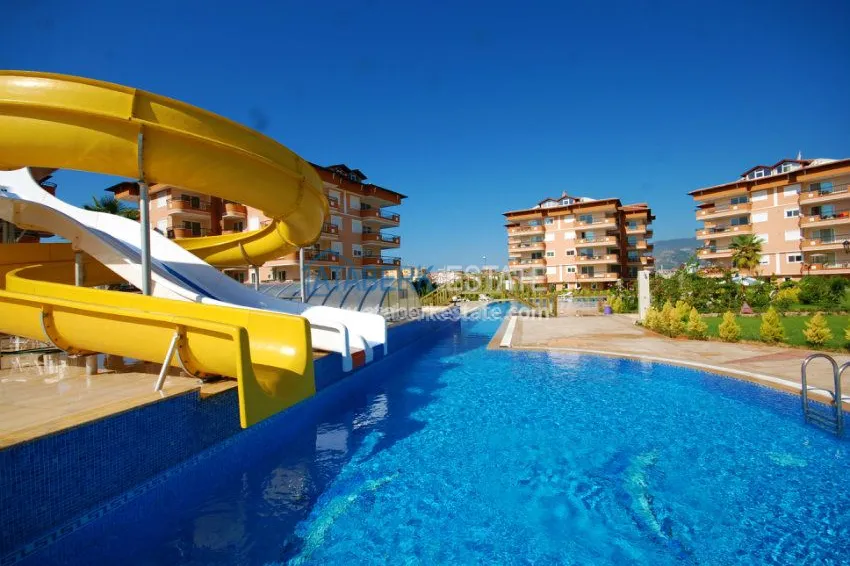 Green complex with a large territory in Oba 27