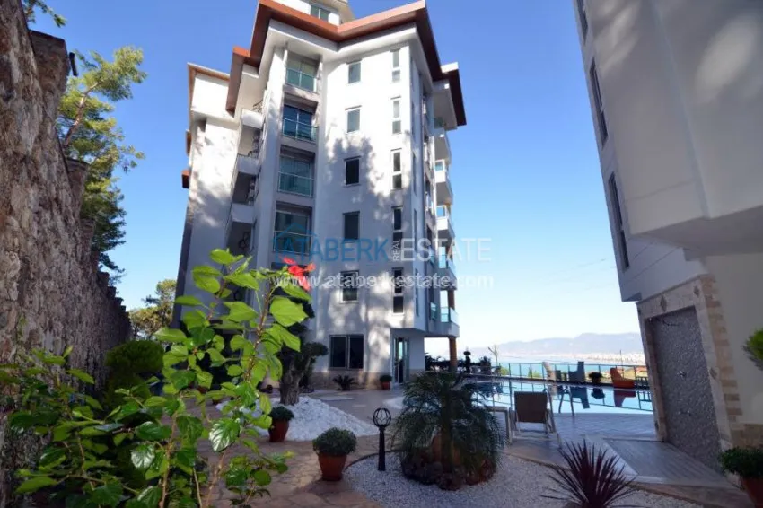 Elite residential complex surrounded by coniferous forest by the sea 14 