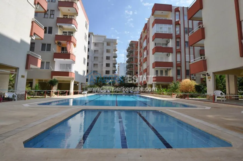 Недорогая квартира с ремонтом в комплексе с бассейном 1 