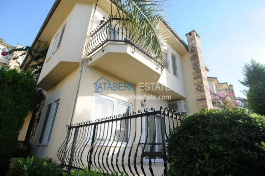 Furnished three-bedroom villa in Gold City 10 