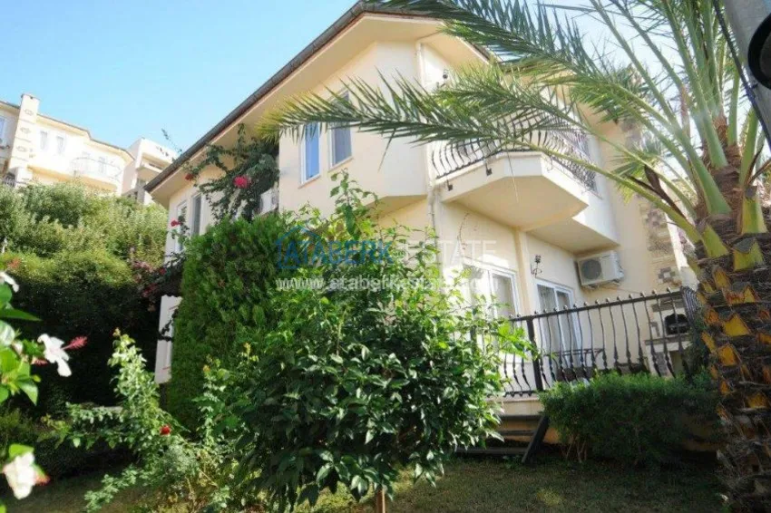 Furnished three-bedroom villa in Gold City 11 