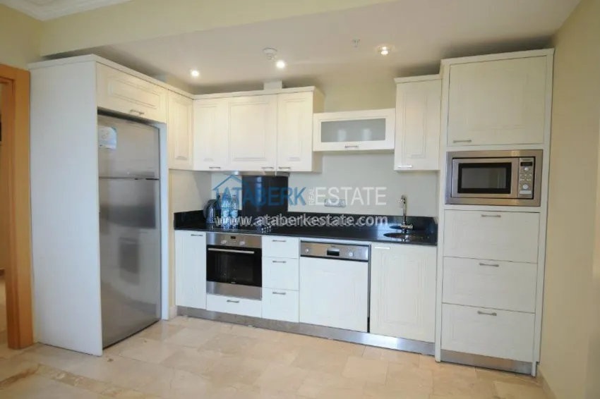 Апартаменты с тремя спальнями в Голд Сити. 3 