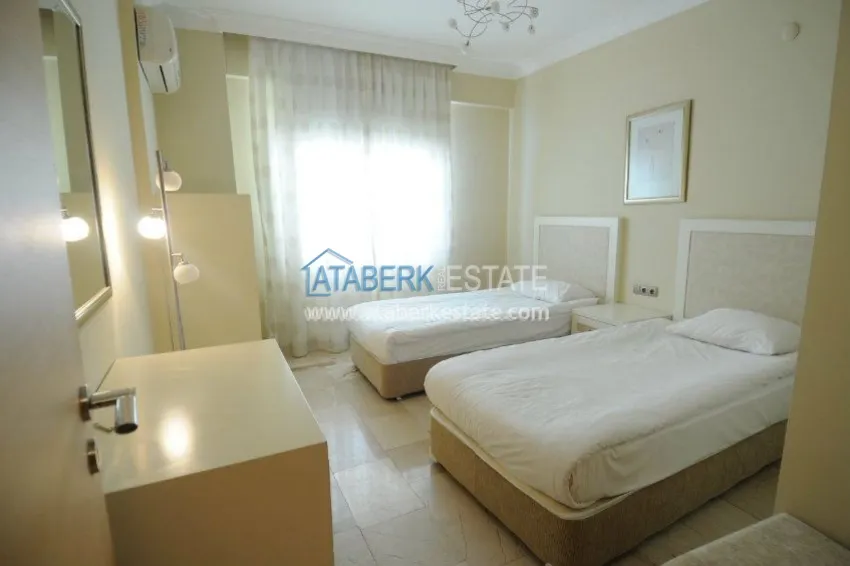 Апартаменты с тремя спальнями в Голд Сити. 6 