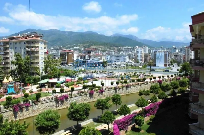 Бюджетная квартира 1+1 в престижном районе Оба. 12 