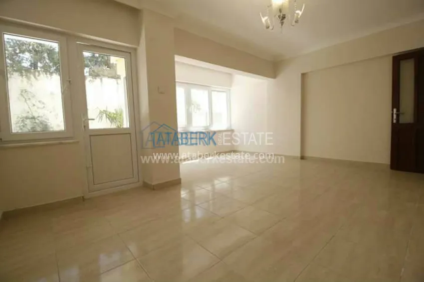 В центре города Алания квартира 2+1 с отдельной кухней. 2 