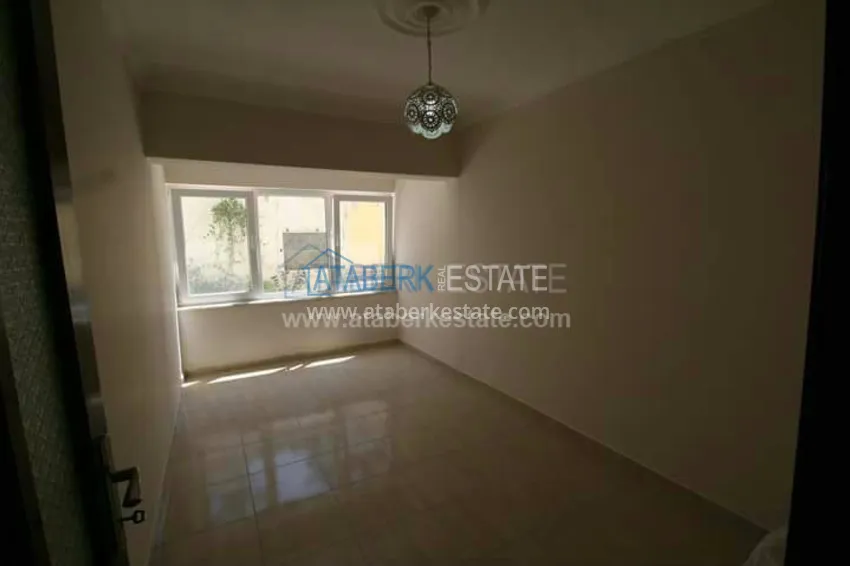 В центре города Алания квартира 2+1 с отдельной кухней. 3 