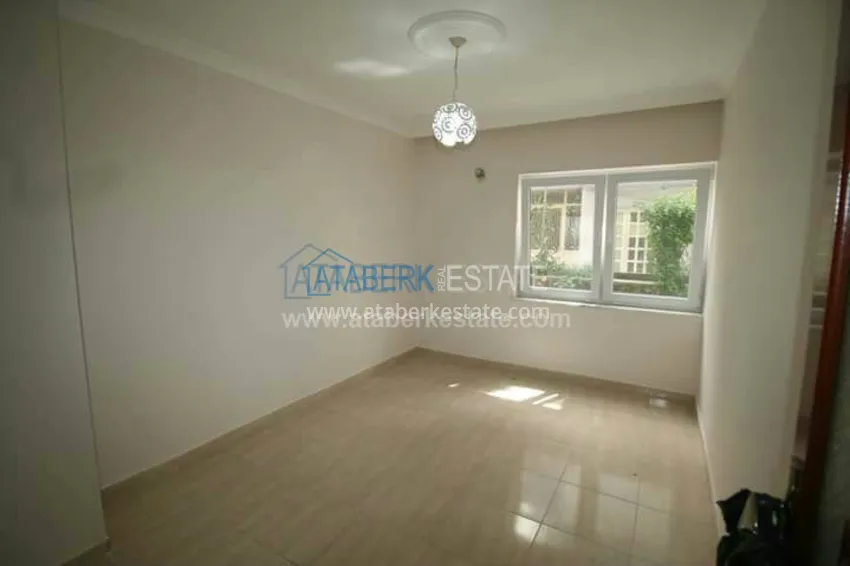 В центре города Алания квартира 2+1 с отдельной кухней. 9 