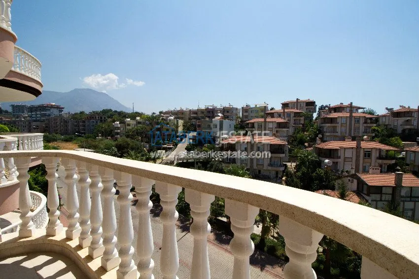 3+1 penthouse in Kestel 10 