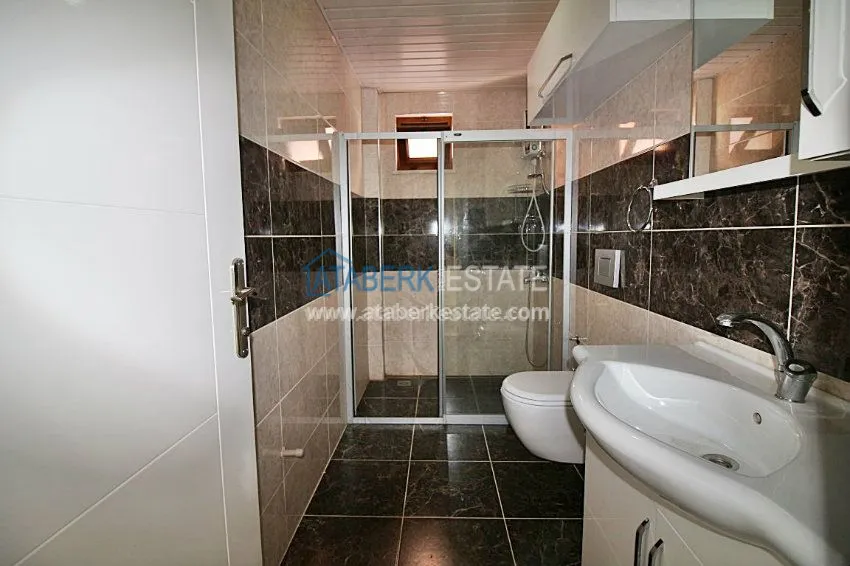 Четырехкомнатная квартира в самом центре 9 