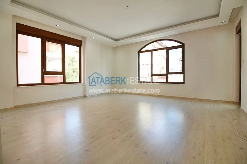 Четырехкомнатная квартира в самом центре 17 