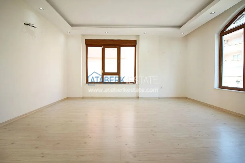 Четырехкомнатная квартира в самом центре 18 