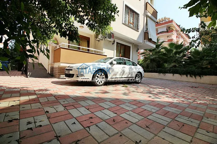 Четырехкомнатная квартира в самом центре 35 