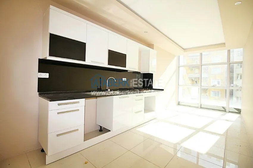 Четырехкомнатные апартаменты в районе Махмутлар 7 