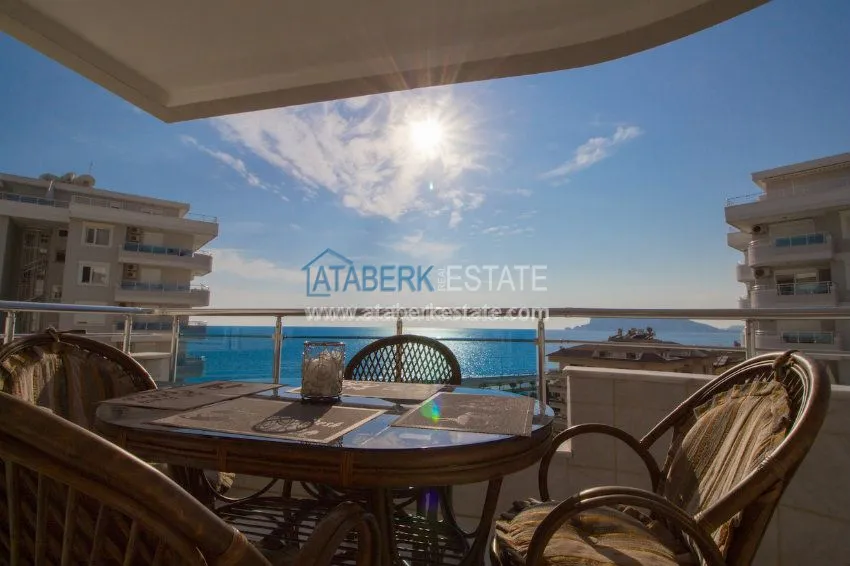 Excellent two bedroom apartment on the very beach! 1 