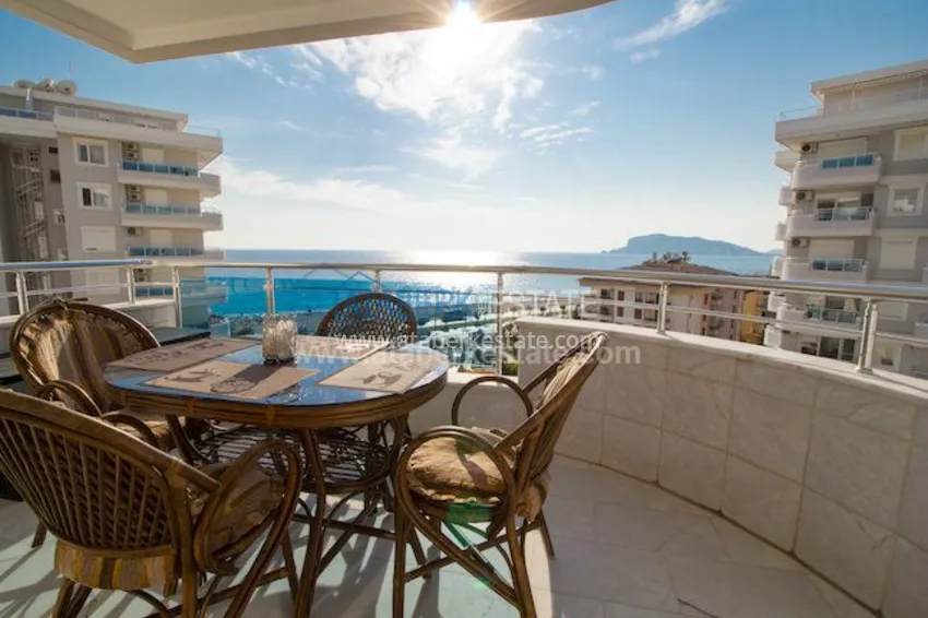 Excellent two bedroom apartment on the very beach! 3 