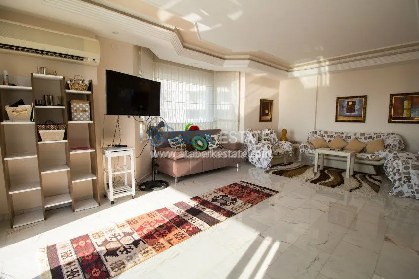 Excellent two bedroom apartment on the very beach! 6 