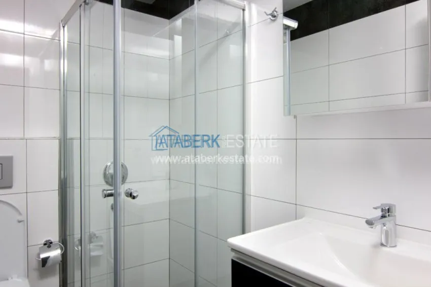 Complex with hotel infrastructure near the university and school 41 