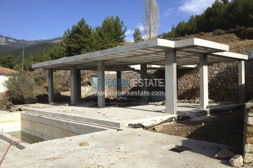 Особняк на этапе строительства у горной реки Дымчай 6