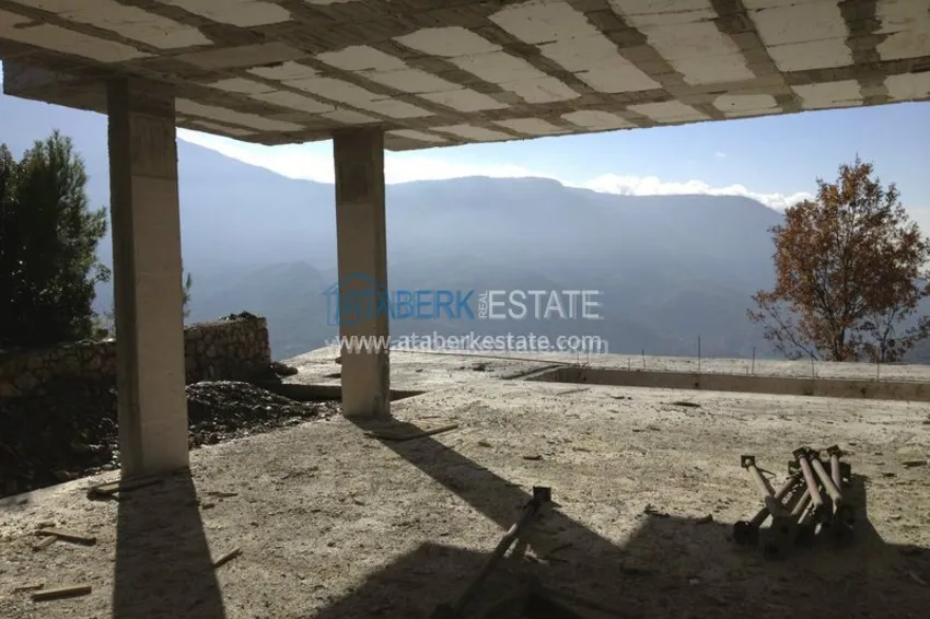 Особняк на этапе строительства у горной реки Дымчай 9