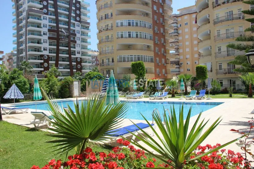 Spacious 2+1 apartment in Mahmutlar 4 