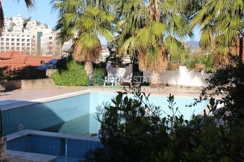 Villa with private plot in Konakli 10 